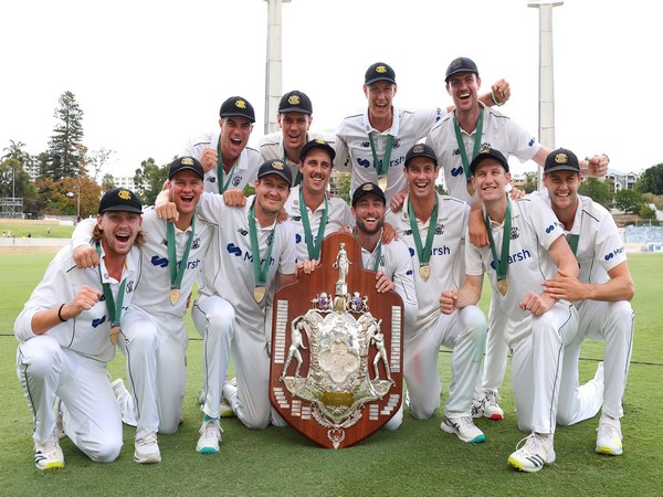 Western Australia team posing with the trophy. (Photo- cricket.com.au)