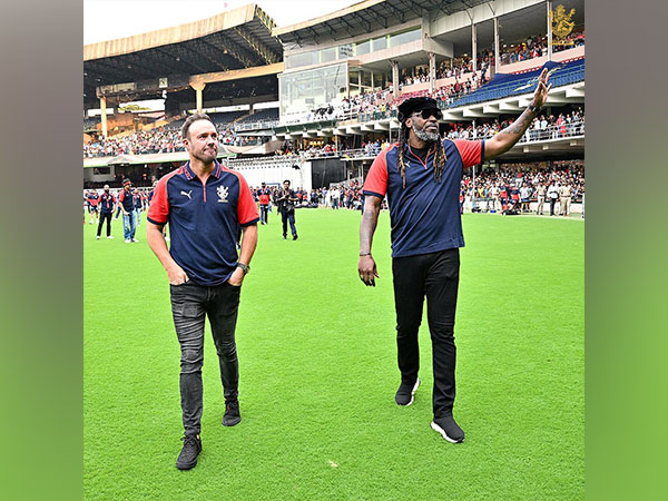 AB de Villiers and Chris Gayle (Photo: RCB/ Twitter)