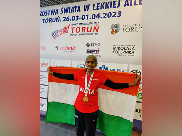 India's veteran athlete Bhagwani Devi Dagar after winning gold medal in Discuss Throw in World Masters Athletics Indoor Championship (Image: SAI Media)