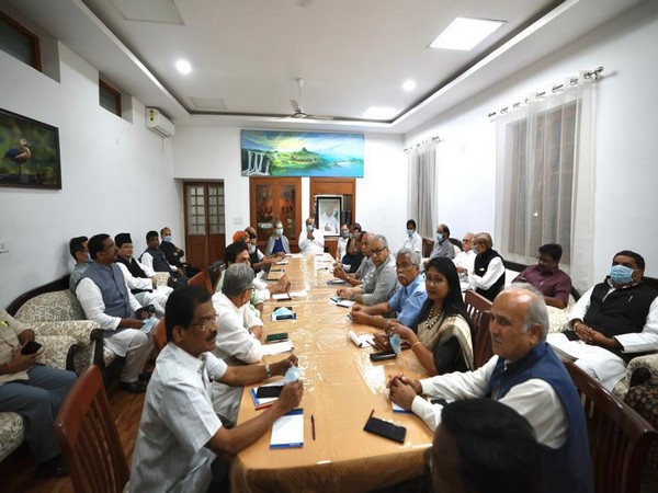 Opposition leaders meet at Mallikarjun Kharge's residence (Photo: Twitter/@kharge)