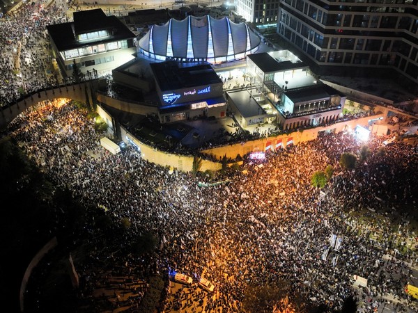 Israelis attend a demonstration in support of Israel's nationalist coalition government and its plans for a judicial overhaul, in Jerusalem, March 27, 2023. (Photo/Reuters)