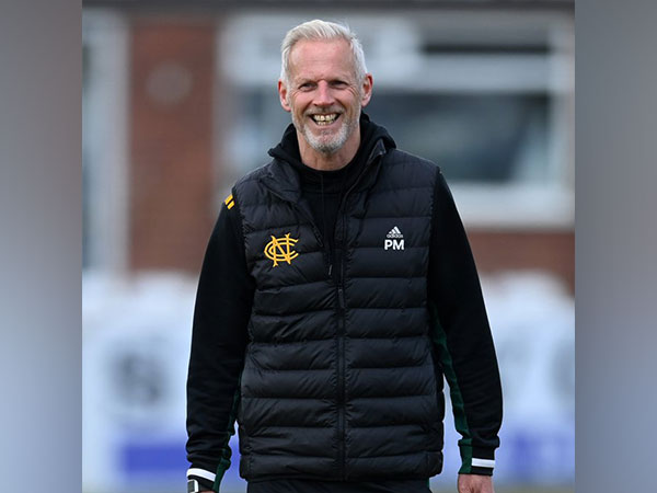 Peter Moores (Photo: Nottinghamshire CCC/ Twitter)