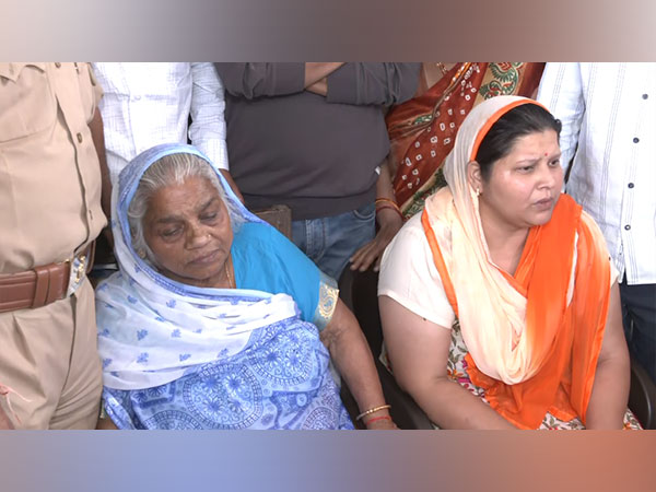 Umesh Pal's mother and wife (Photo/ANI)