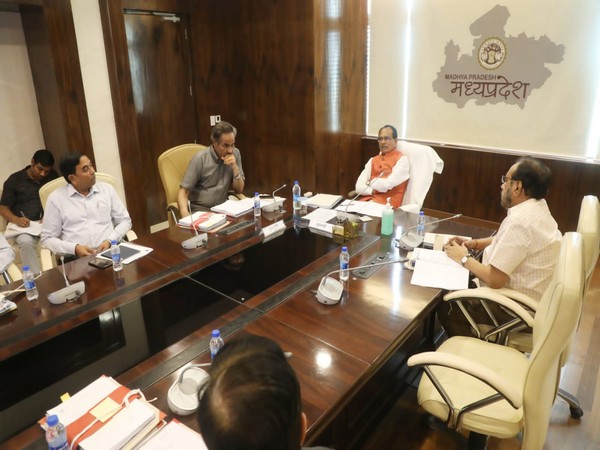 Madhya Pradesh CM Shivraj Singh Chouhan holding meeting