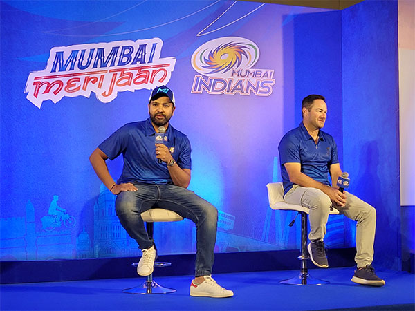 MI skipper Rohit Sharma and MI head coach Mark Boucher (Photo: Twitter/Mumbai Indians) 