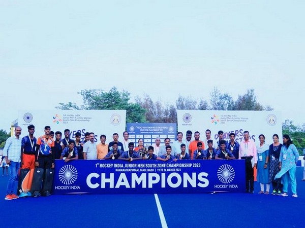 Hockey Unit of Tamil Nadu after winning South Zone of Junior Men Zonal Championships (Image: HI)