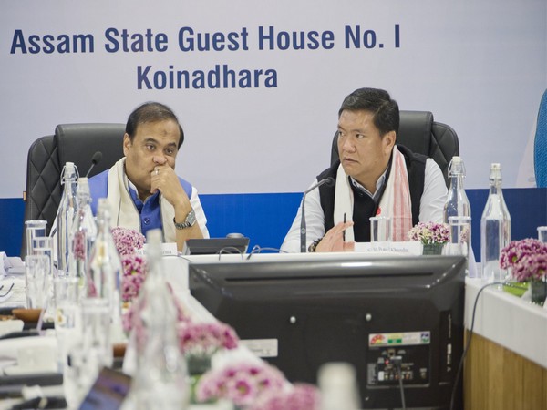 Assam Chief Minister Himanra Biswa Sarma and his Arunachal Pradesh counterpart Pema Khandu (Photo/ANI)