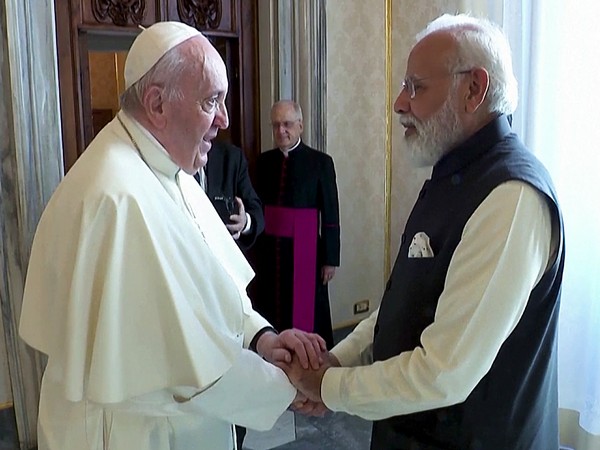 Prime Minister Narendra Modi and Pope Francis (Photo/ANI)