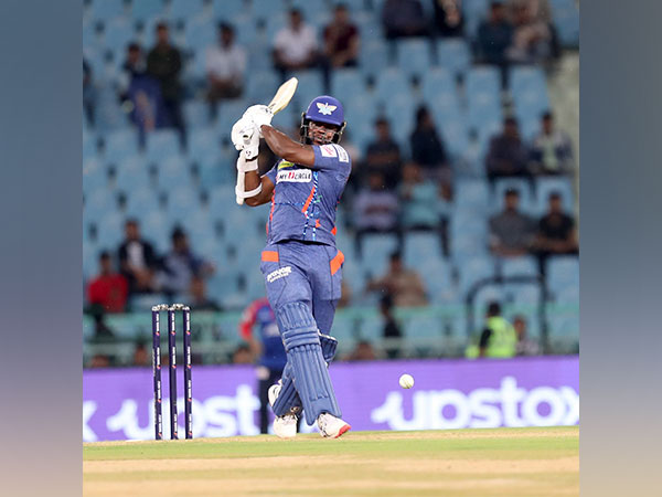 Kyle Mayers in action against Delhi Capitals in IPL 2023 (Image: LSG Twitter)