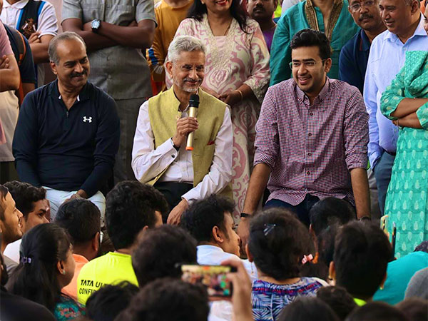 External Affairs Minister S Jaishankar and BJP MP Tejasvi Surya (Photo: Twitter/ Tejasvi Surya)
