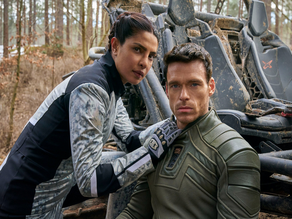 Priyanka Chopra, Richard Madden (Image source: Twitter)