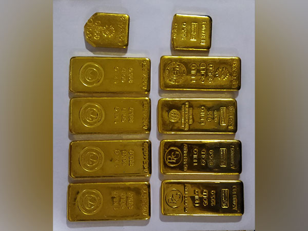 Gold seized at Mumbai airport (Photo/ANI)