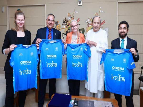 Delegates from ITTF with Chief Minister Naveen Patnaik (Image: Odisha CMO)