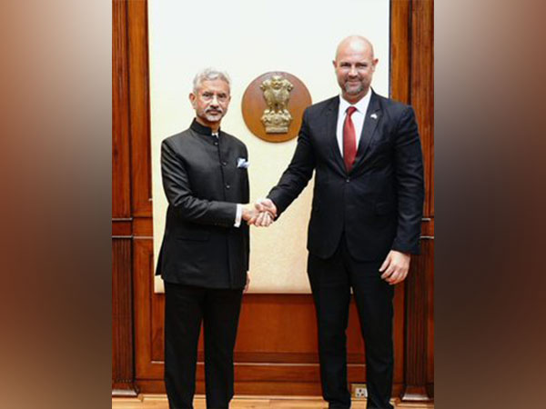 EAM Jaishankar with Speaker of Israel's Knesset Amir Ohana. (Photo: Twitter//@DrSJaishankar)