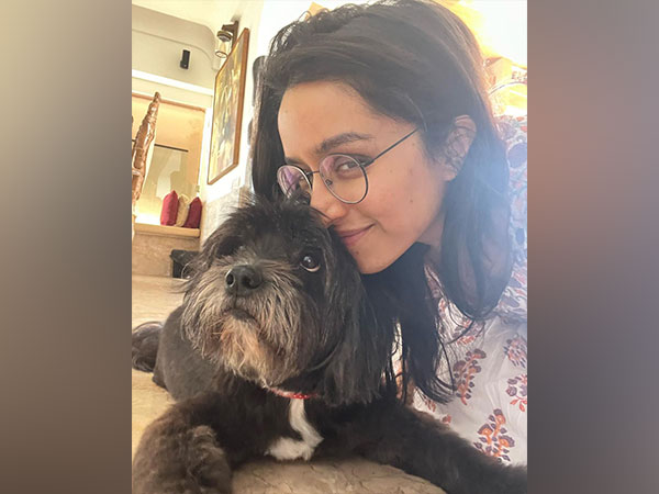 Shraddha Kapoor with her pet dog (Image source: Instagram)