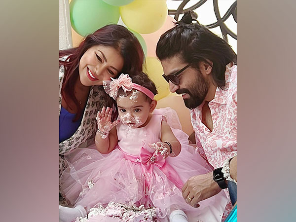 Debina Bonnerjee, Gurmeet Choudhary with their daughter Lianna. (Image Source: Instagram)
