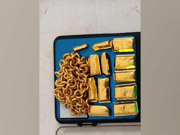 Gold worth nearly Rs 50 lakh seized at Hyderabad airport (Photo/ANI)