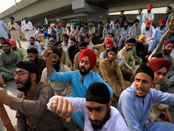 Members of the Pakistan's Sikh community, protest, after, according to police, two Sikh men were killed by gunmen, in Peshawar, Pakistan May 15, 2022. (File Photo/Reuters)