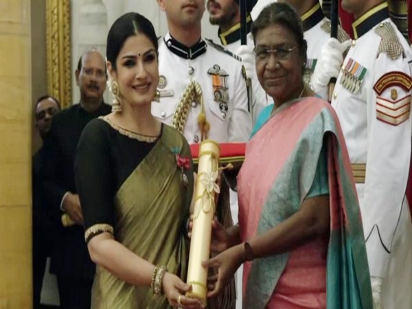 Raveena Tandon, President Murmu (Image source: ANI Photos)