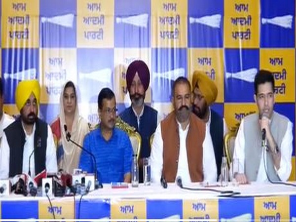 Sushil Rinku with AAP leaders Arvind Kejriwal, Bhagwant Mann, Raghav Chaddha (Photo Courtesy: Twitter)