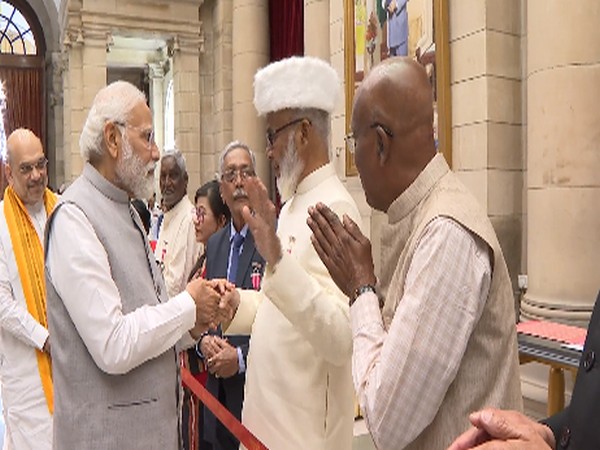 Padma Shri awardee Shah Rasheed Ahmed Quadri meeting Prime Minister Narendra Modi on Wednesday. (ANI)