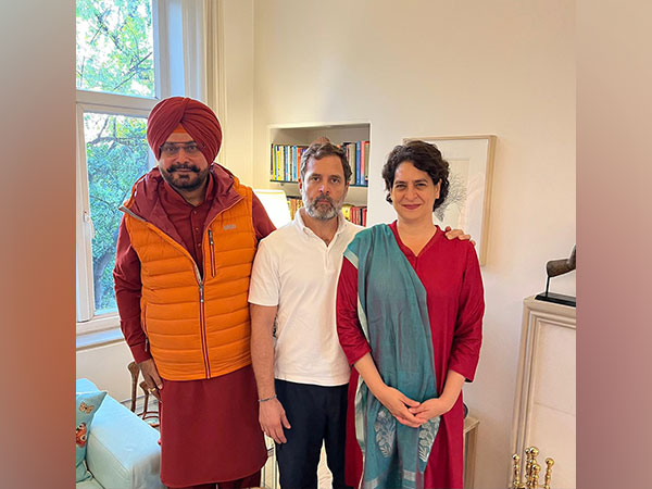 Congress leaders Navjot Singh Sidhu, Rahul Gandhi, Priyanka Gandhi Vadra (Photo/Twitter/Navjot Singh Sidhu)