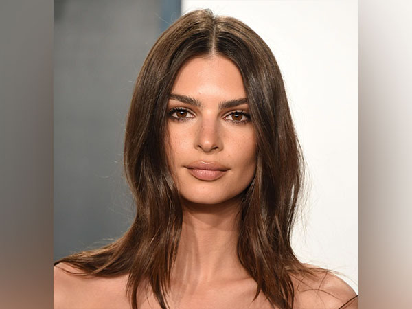 Emily Ratajkowski (Image source: Twitter)