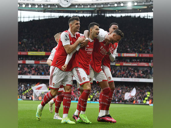 Arsenal team (Photo: Twitter/Arsenal)