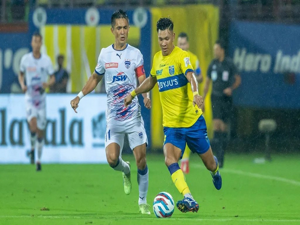 Bengaluru FC and Kerala Blasters FC players in action (Photo: ISL Media)