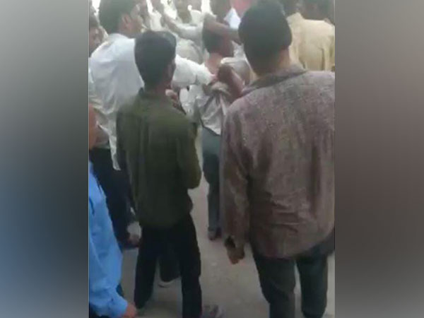 Screengrab from the viral video (Photo/ANI)