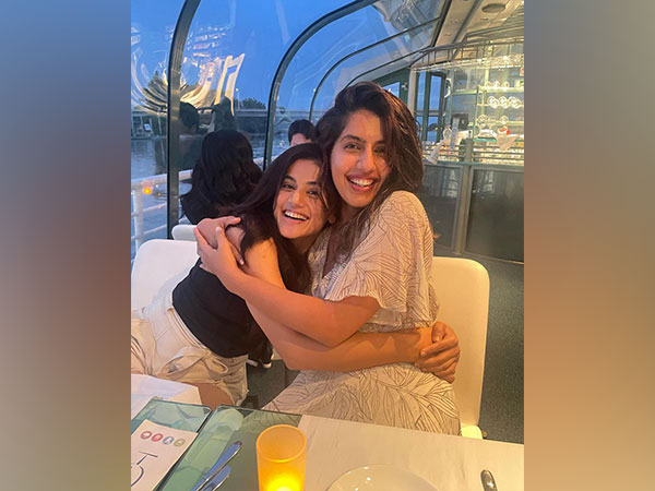 Taapsee Pannu and her sister Shagun (Image source: Instagram)