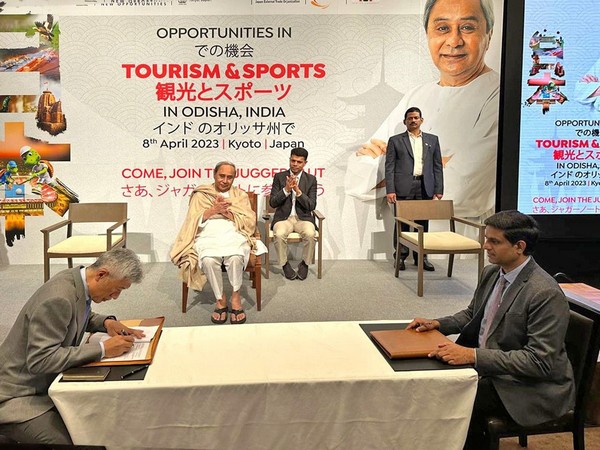 CM Naveen Patnaik during signing of agreement between Japan and Odisha in Tourism and Sports (Image: Odisha CMO)