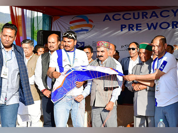 Himachal Pradesh CM Sukhu at closing ceremony of Accuracy Paragliding Pre-World Cup in Kangra (Photo/ANI)