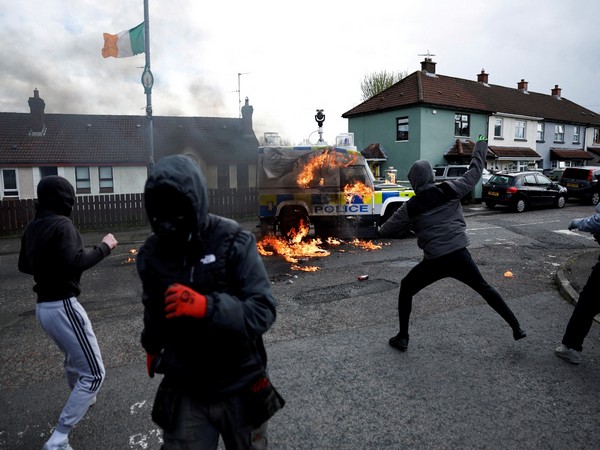 Nationalists hold an anti-agreement rally on the 25th anniversary of the peace deal, in Londonderry (Image Credit: Reuters)