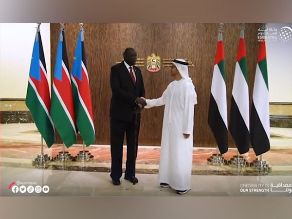 UAE's Foreign Affairs Minister Abdullah bin Zayed, S Sudan's Acting Minister of Foreign Affairs and International Cooperation review bilateral relations (Image Credit: Twitter/@UAE_Forsan)