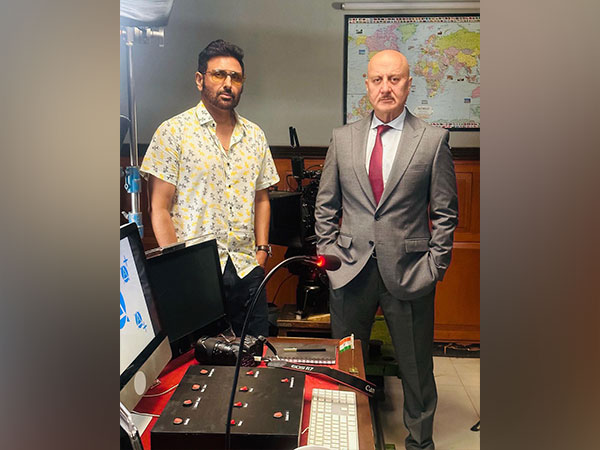 Anupam Kher, Pravin Dabas (Image source: Instagram)