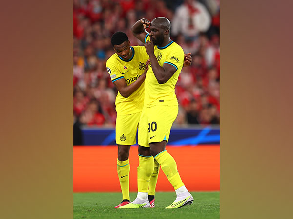 Inter Milan players celebrating. (Photo- UEFA CL Twitter)