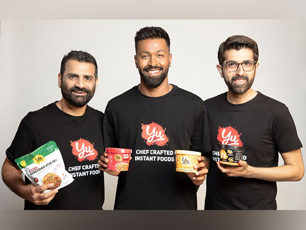 (L-R) Varun Kapur, Co-founder Yu, Hardik Pandya, ace Indian cricketer, Bharat Bhalla, Co-founder Yu