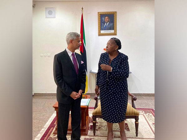 EAM Jaishankar meets President of Assembly of the Republic of Mozambique Esperanca Bias (Source: Twitter/@DrSJaishankar)