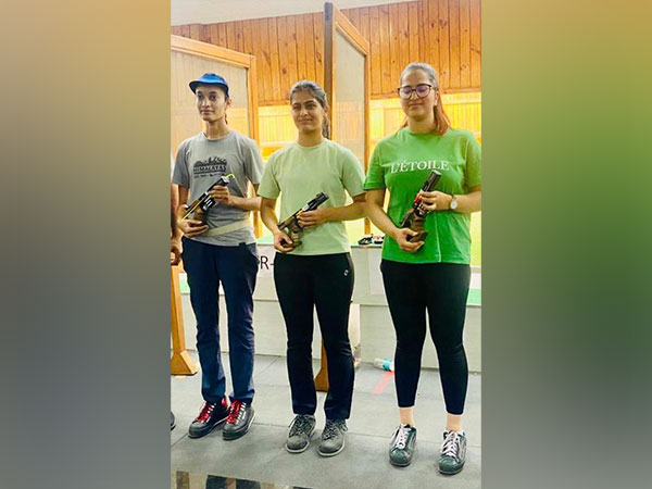 Chinki Yadav (Left), Manu Bhaker (Centre) and Rhythm Sangwan (Right) at National Rifle/Pistol Selection Trials in Bhopal (Image: NRAI)
