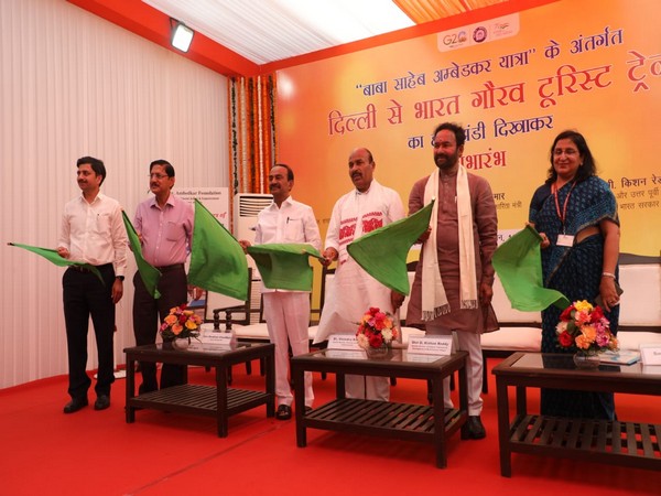 Visuals from the flagging off event (Photo Courtesy: Pib.gov.in)