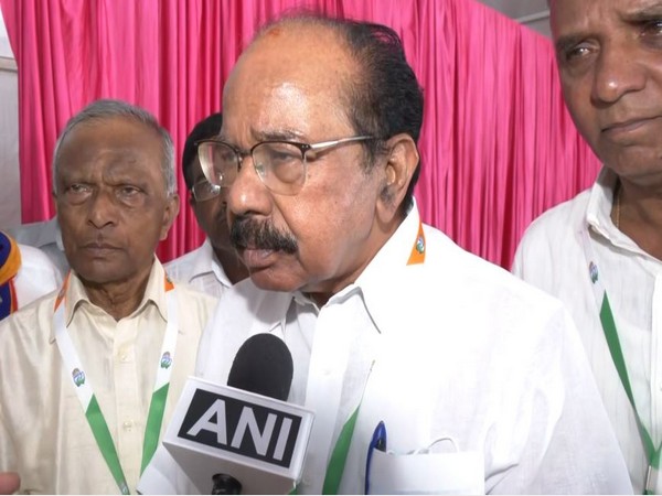 Former Karnataka CM Veerappa Moily (Photo/ANI)