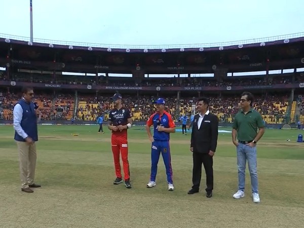 RCB and DC toss (Image: IPL twitter)