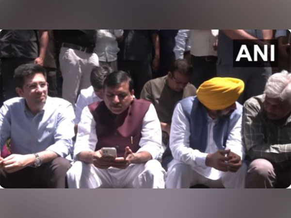 AAP leaders outside CBI office in Delhi (Photo/ANI)