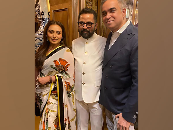 Rani Mukerjee, Sabysachi and Bibhu Mahapatra. (Image Source: Instagram)