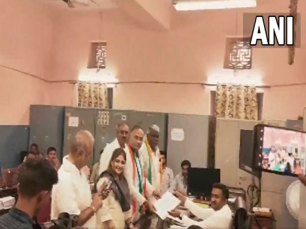 Congress MLA Dinesh Gundu Rao files his nomination (Photo/ANI)