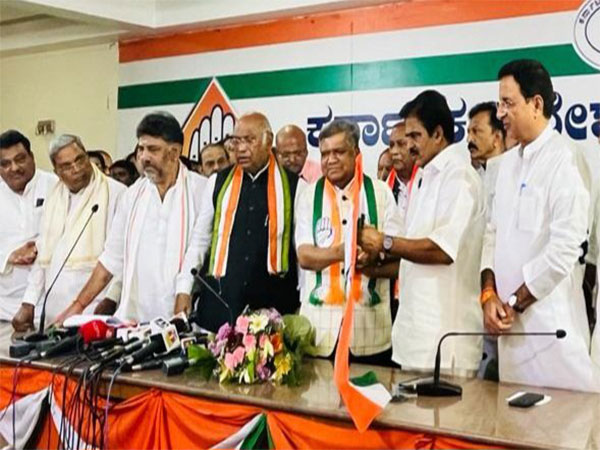 Former Karnataka chief minister Jagadish Shettar joining Congress in Bengaluru.