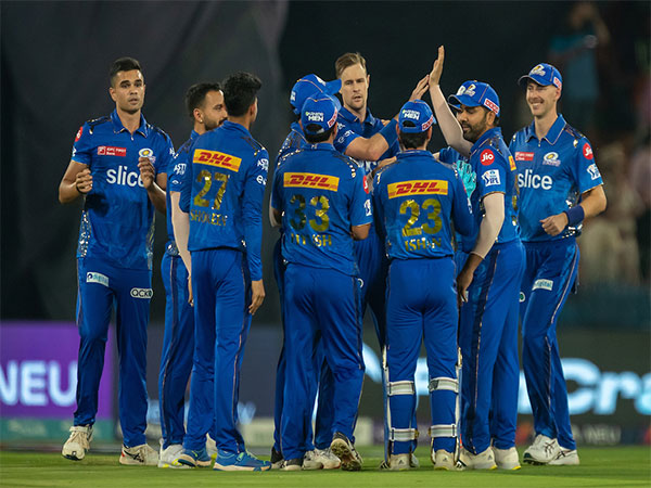 Mumbai Indians Team (Photo: IPL/ Twitter)