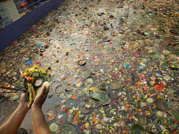 Devotees offer prayers at Matatirtha Pond (Photo/ANI)