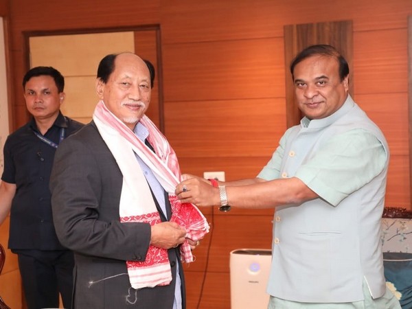 Chief Minister of Assam, Himanta Biswa Sarma meets Chief Minister of Nagaland Neiphiu Rio at Assam House, Delhi. (Photo/Himanta Biswa Sarma Twitter)